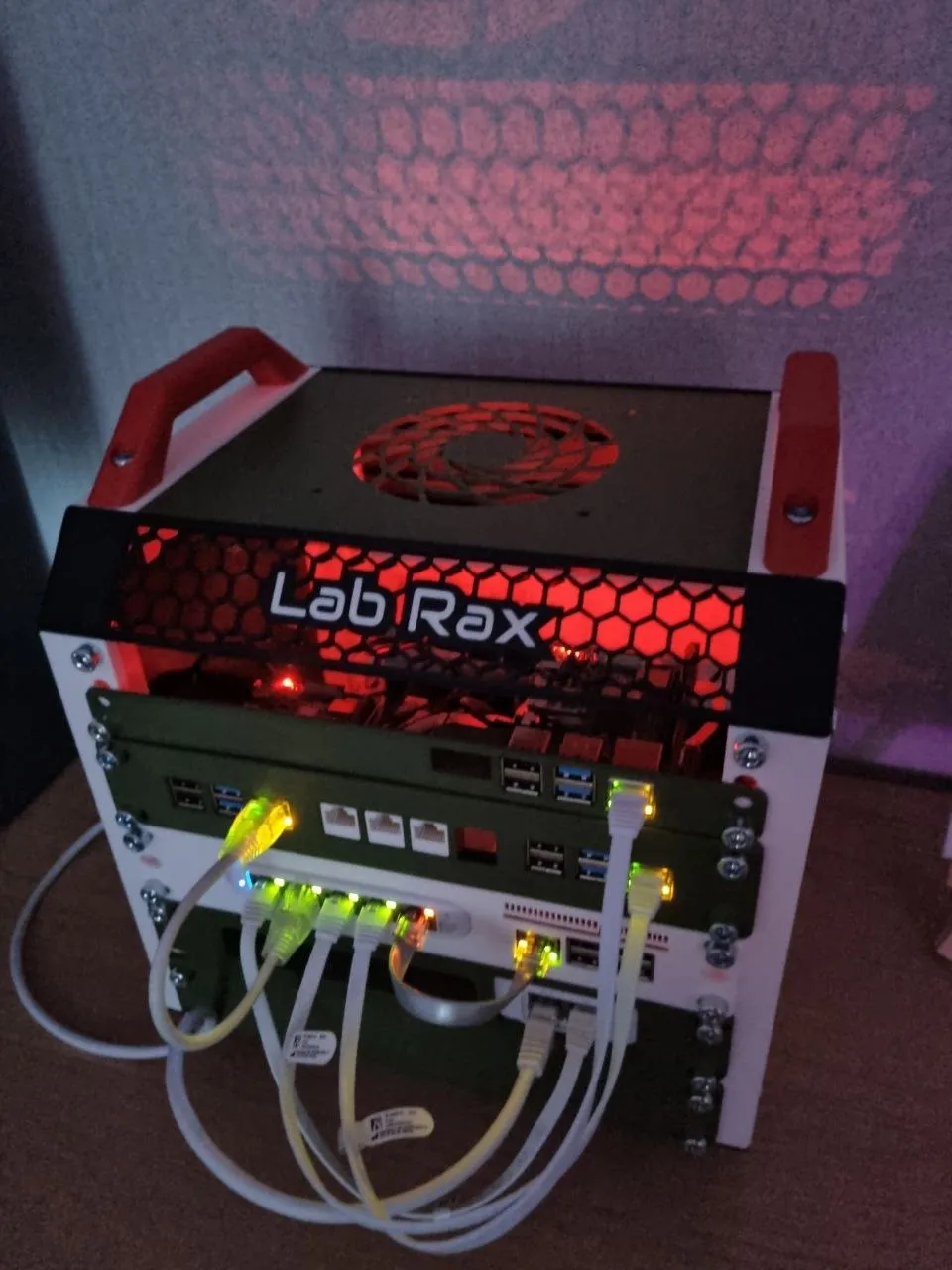 Self-hosted Kubernetes cluster of 3 nodes