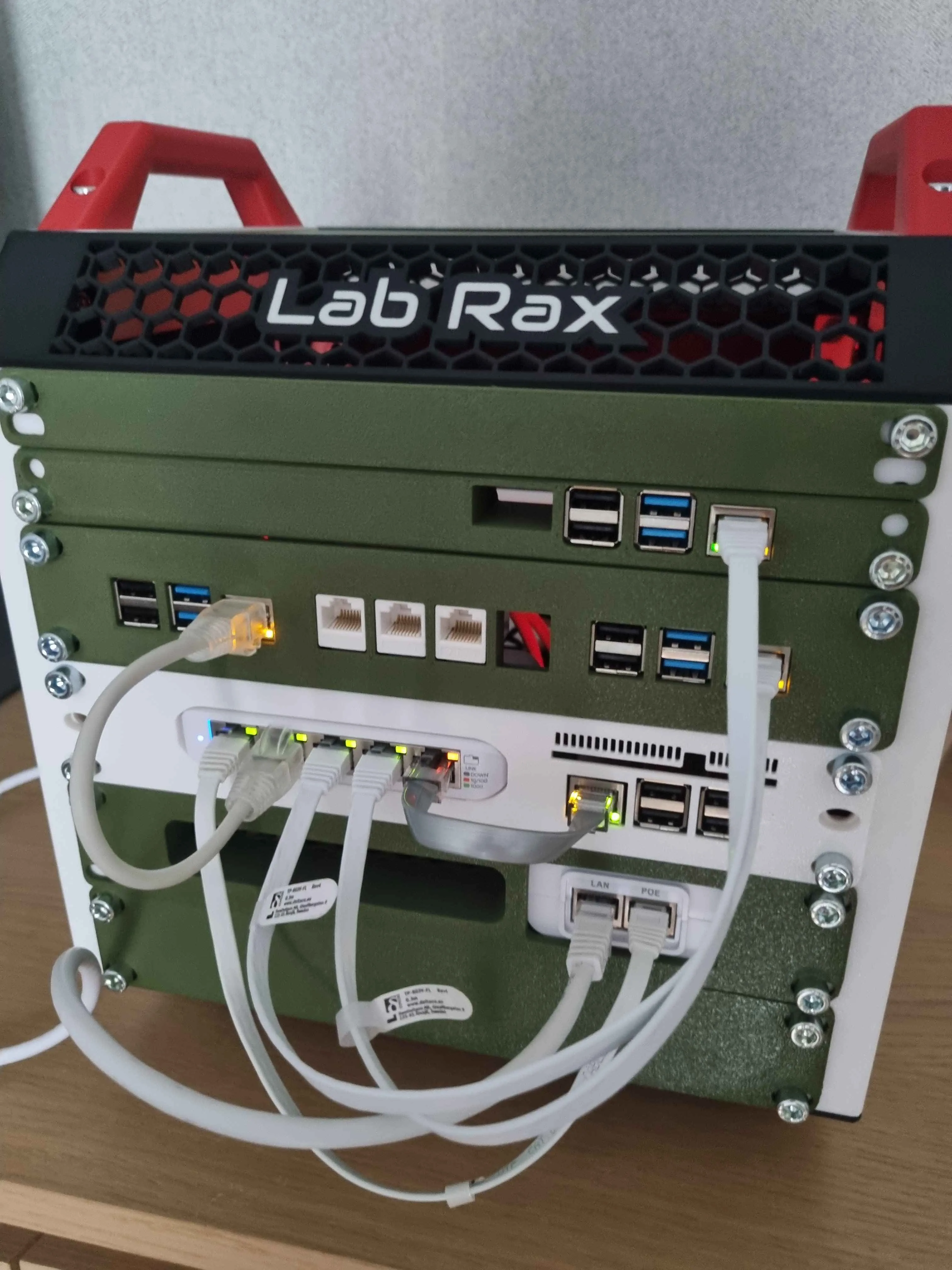 Self-hosted Kubernetes cluster of 3 nodes